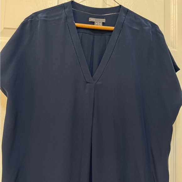 Vince Elegant Navy V-Neck Women's Top - Picture 6 of 13